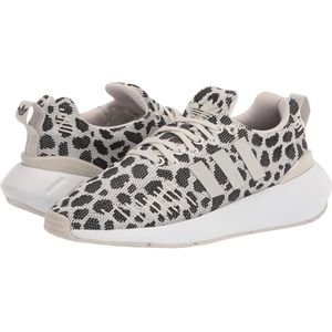Brand new Adidas Swift Run 22 Sneaker